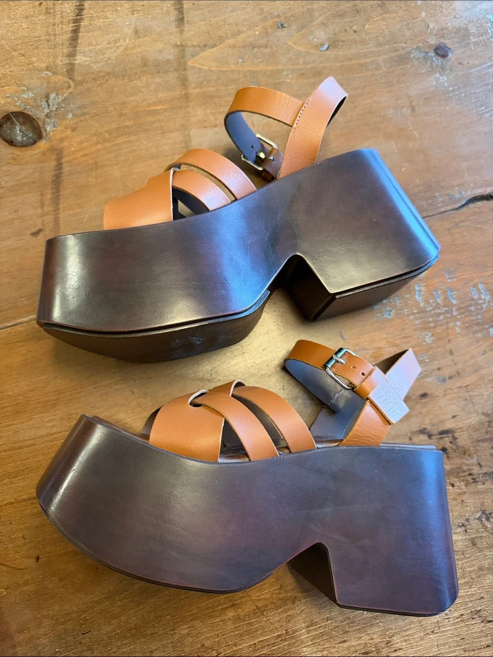 Candie’s Elisabeth Leather platform Sandal size 8
